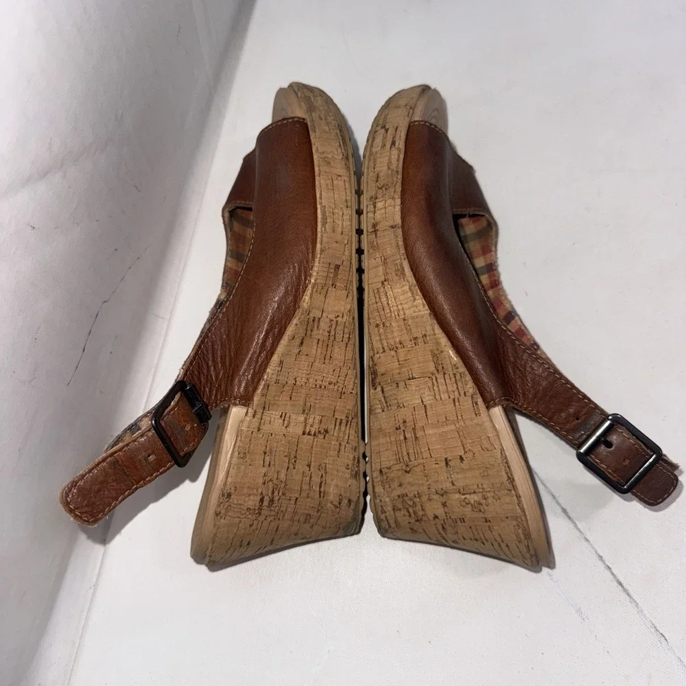 Crocs A Leigh Sandals Tan Brown Leather Cork Platform Wedge Shoes Women's Size 6